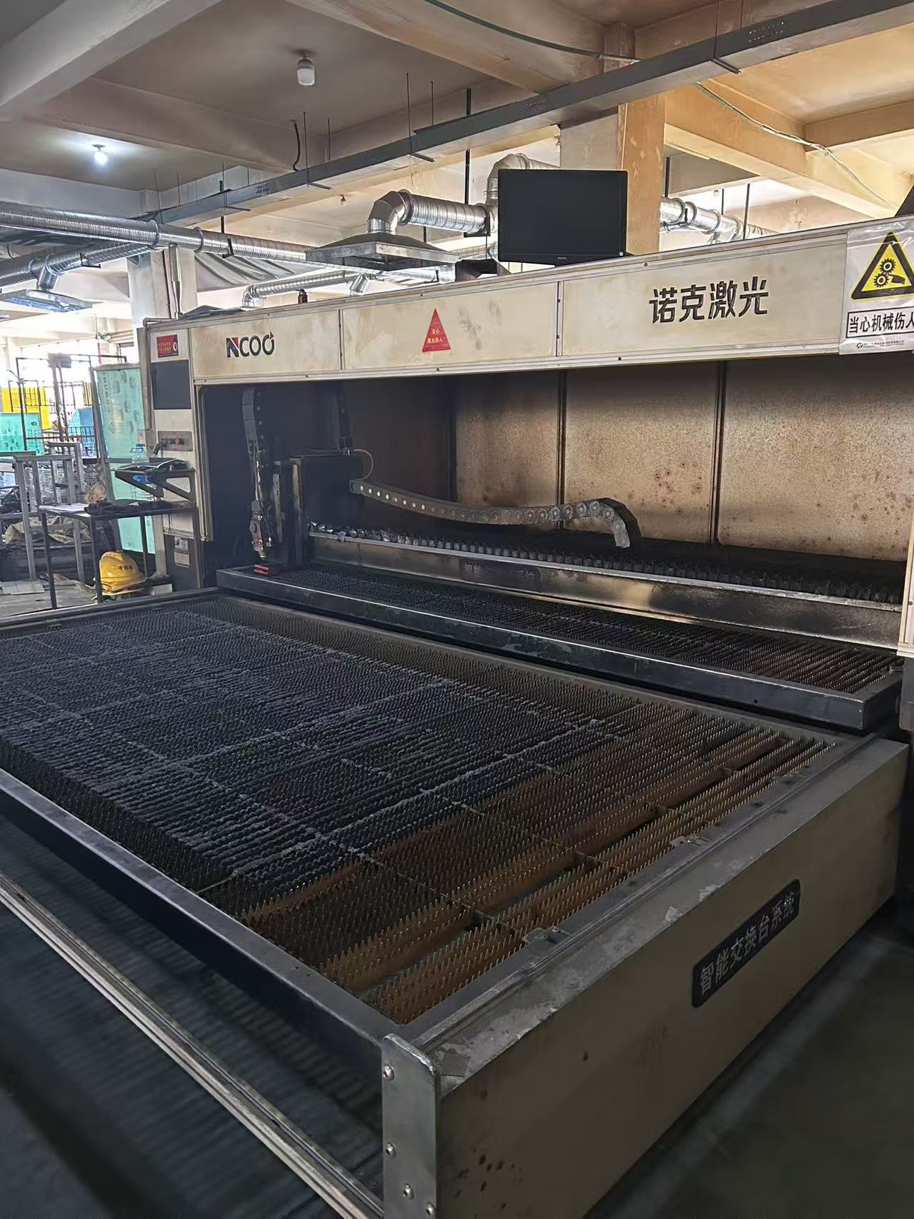 Large-format laser cutter — Hstube production line